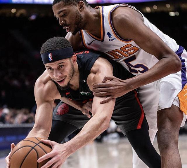 波特兰开拓者迎荷甲关键赛，关键时刻刷新队史纪录，底气十足，轮换策略成焦点 -爱游戏官方网站