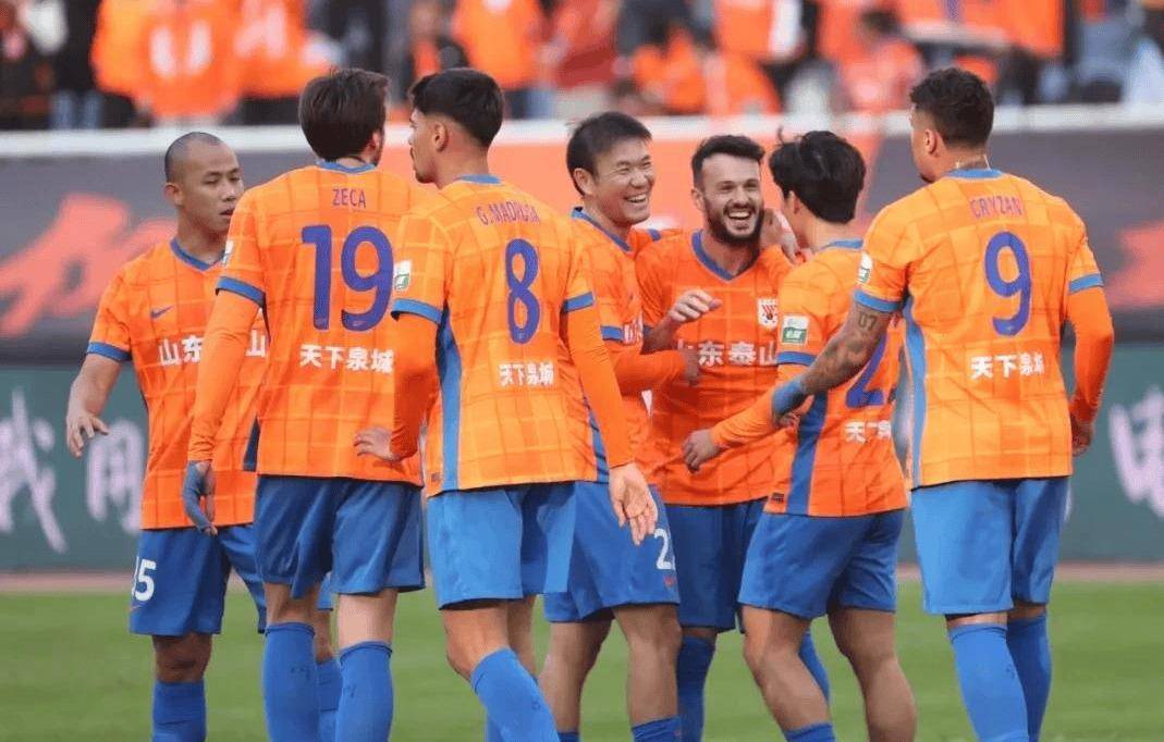 包含赛地聚焦——中超今夜热度飙升，皇家马德里队长鼓劲，悬念犹存，阵容厚度经受考验的词条-爱游戏大陆